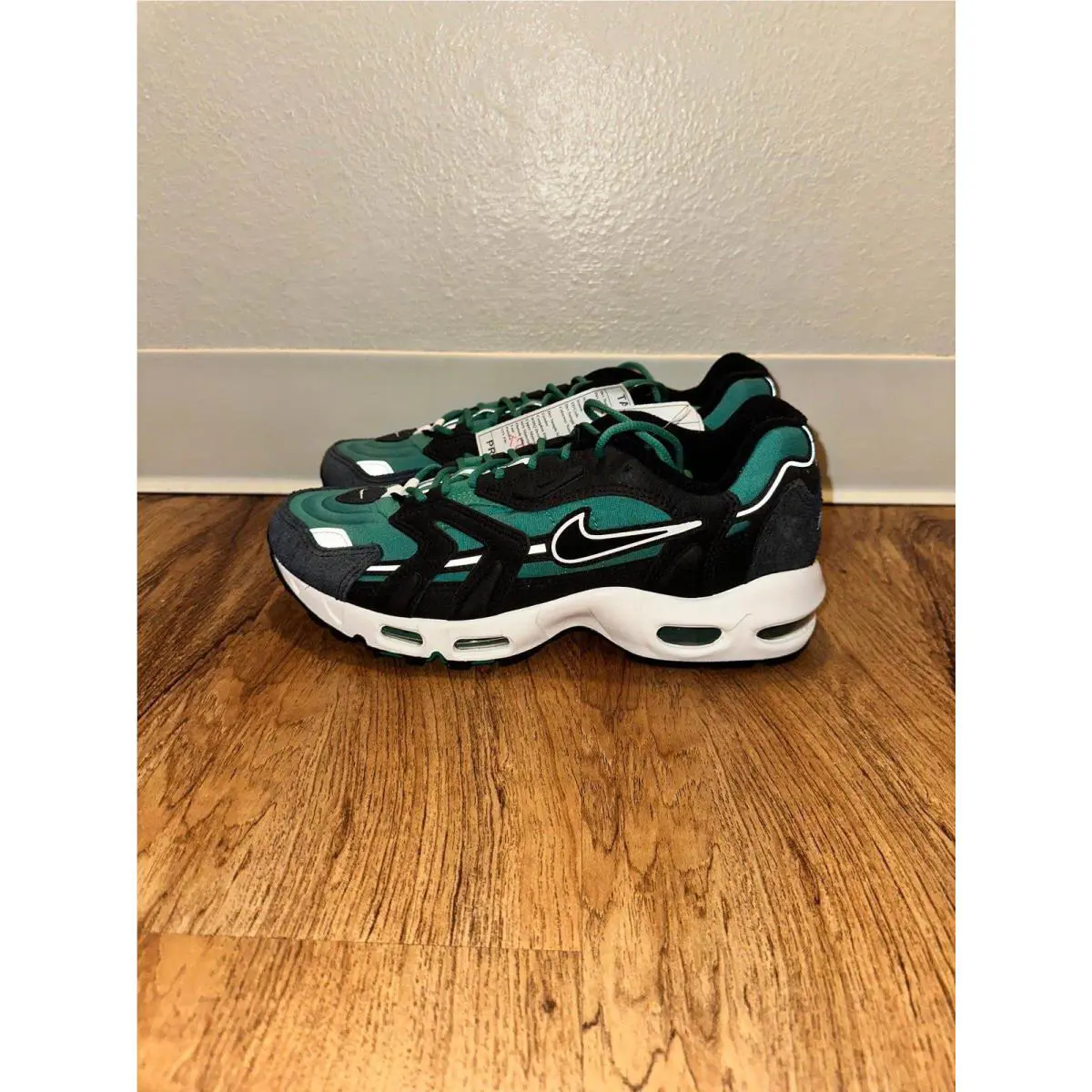 Nike shoes - Green 1