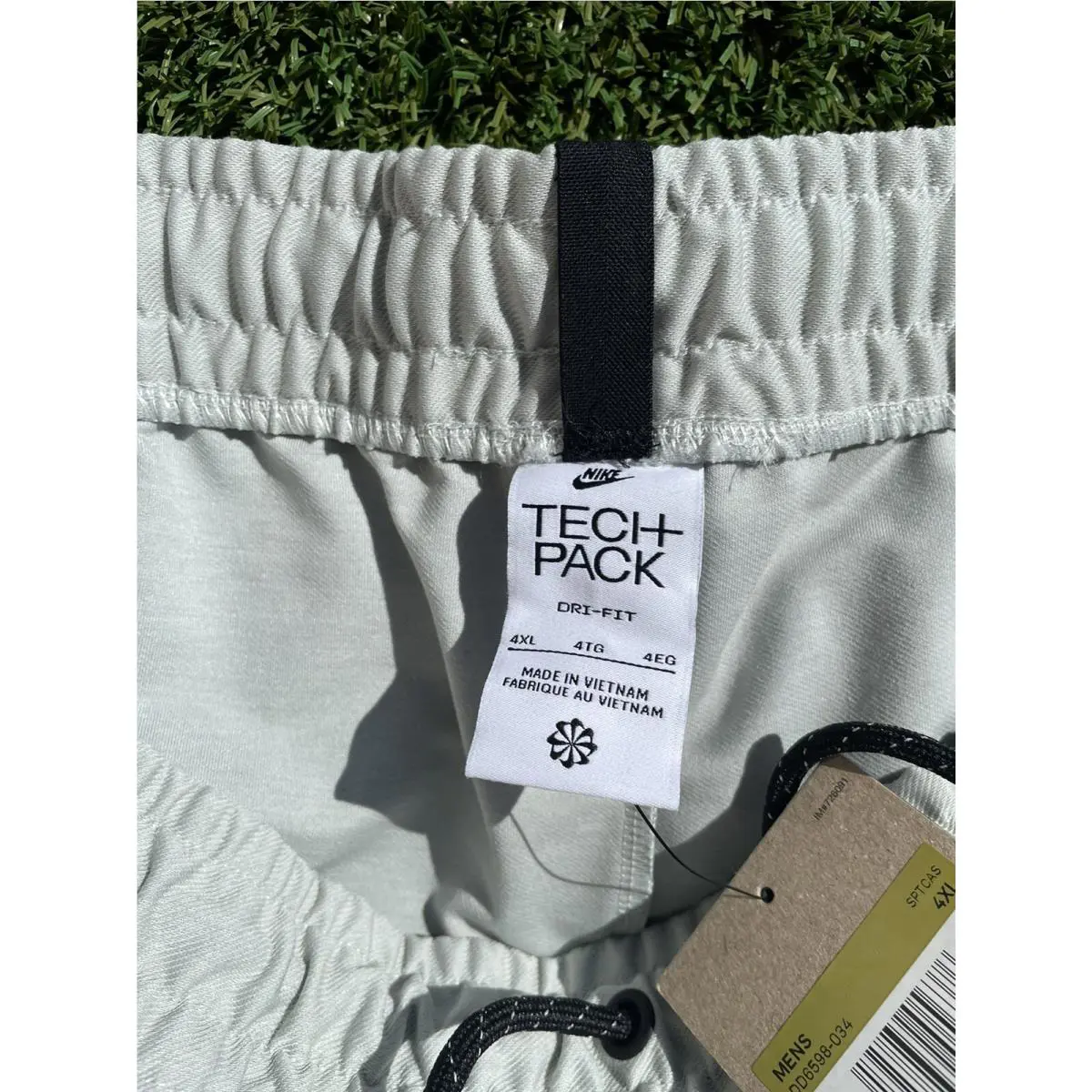 Nike clothing - Tech - Tech - Gray (UPC: 0195239056376) 6