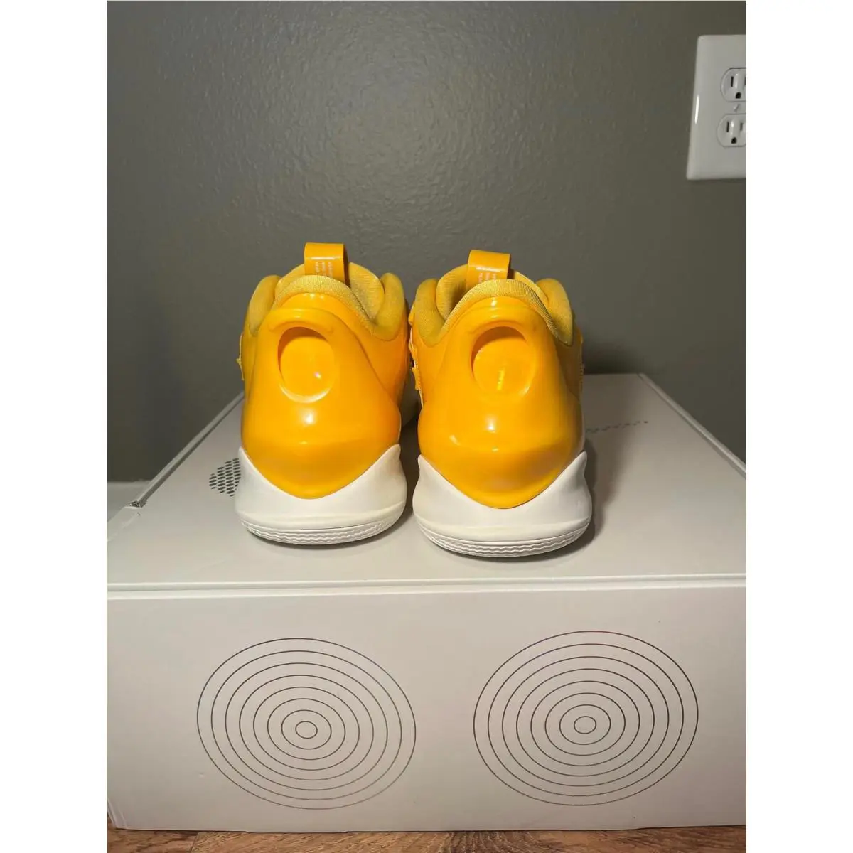 Nike shoes - Yellow 0