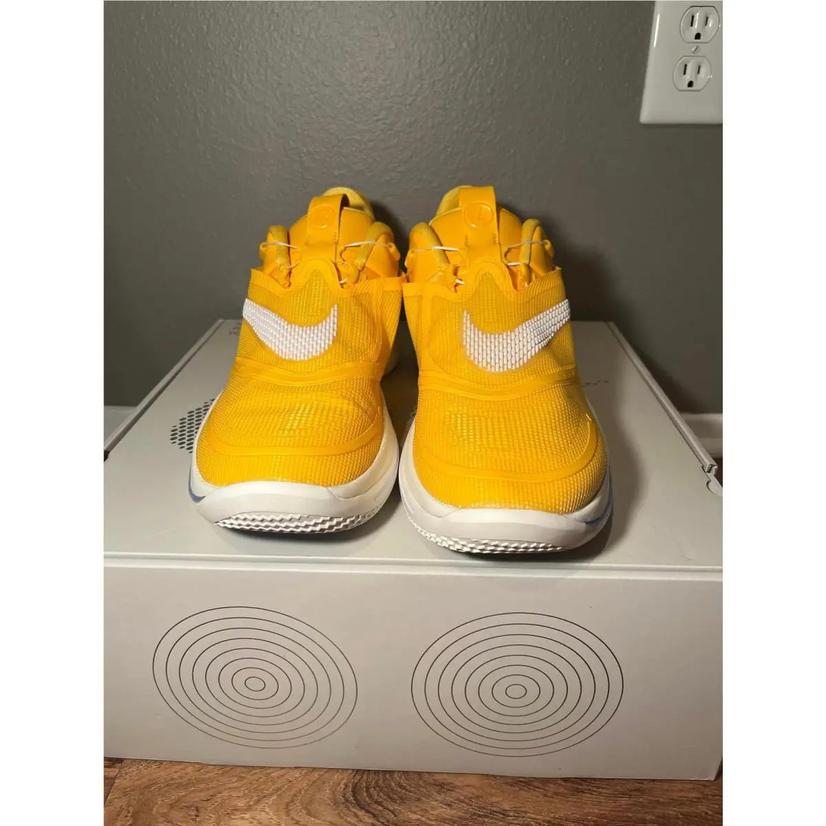 Nike shoes - Yellow 2