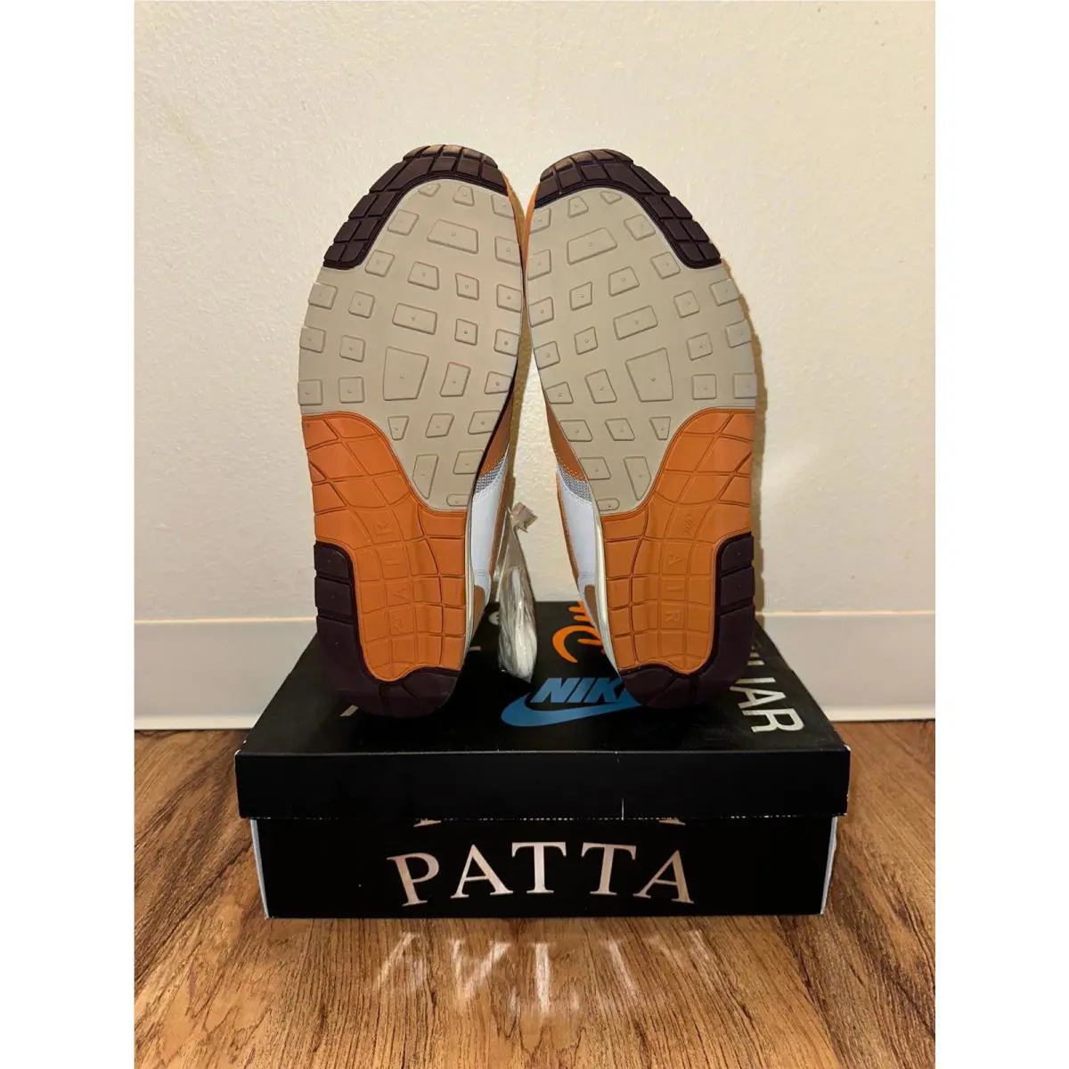 Nike shoes - Orange 3