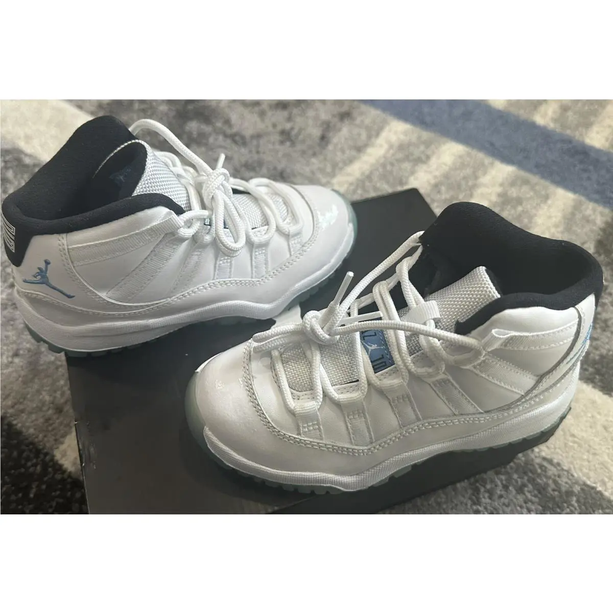 Nike shoes - Air Jordan 11 - Air - 378039-117 - Blue 2