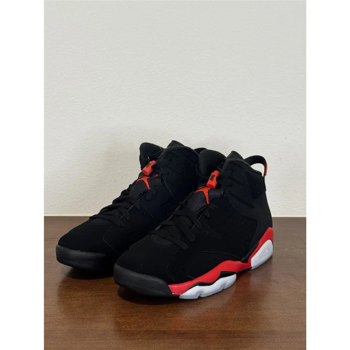 Nike shoes - Retro 6 - Retro - Multicolor 1