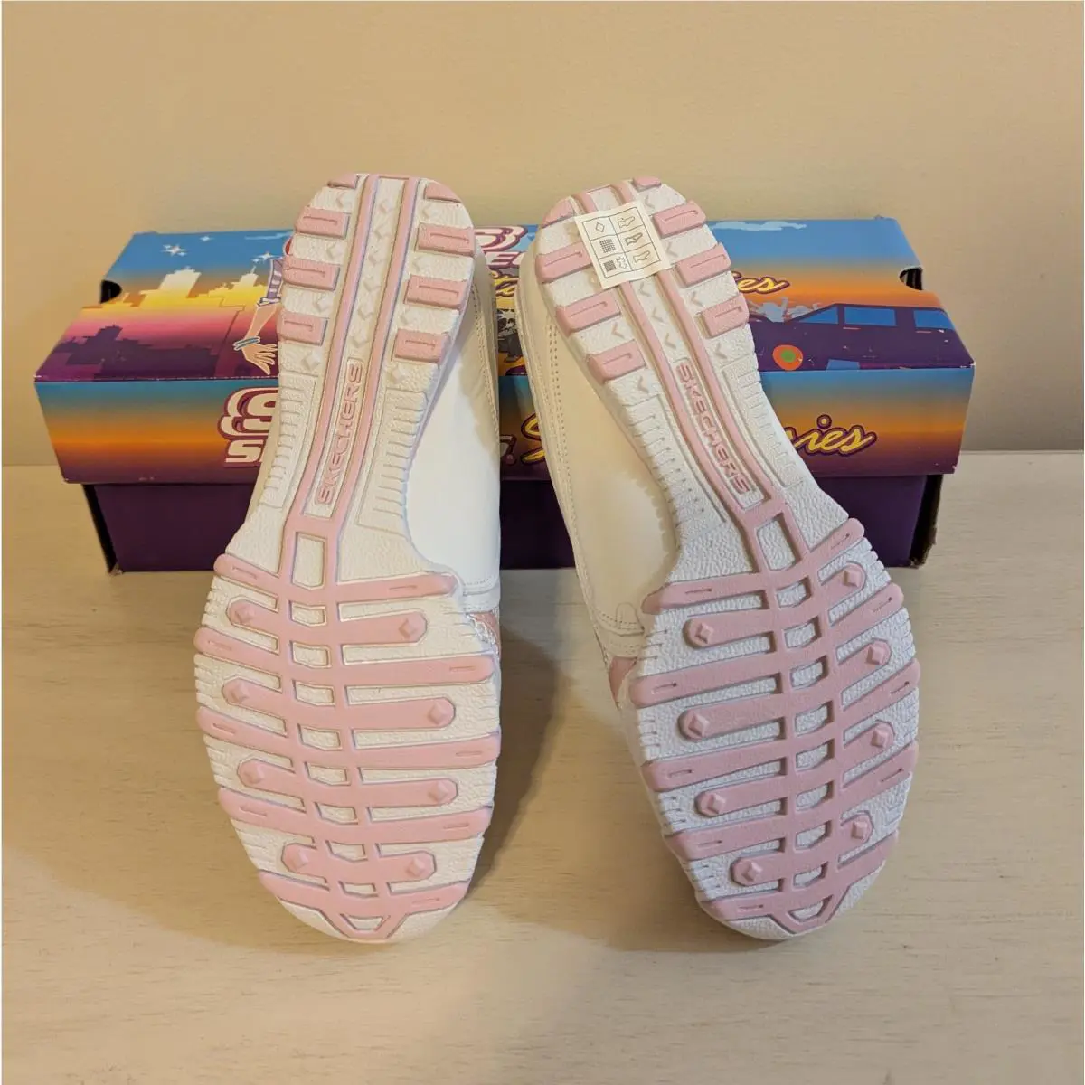 Skechers shoes - White and pink 4
