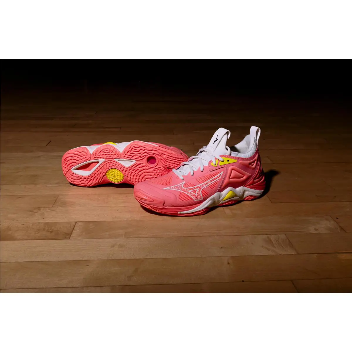 Mizuno shoes - 430320 0 d 1 v 07 0700 - 43032000PT191300 - candy coral 4