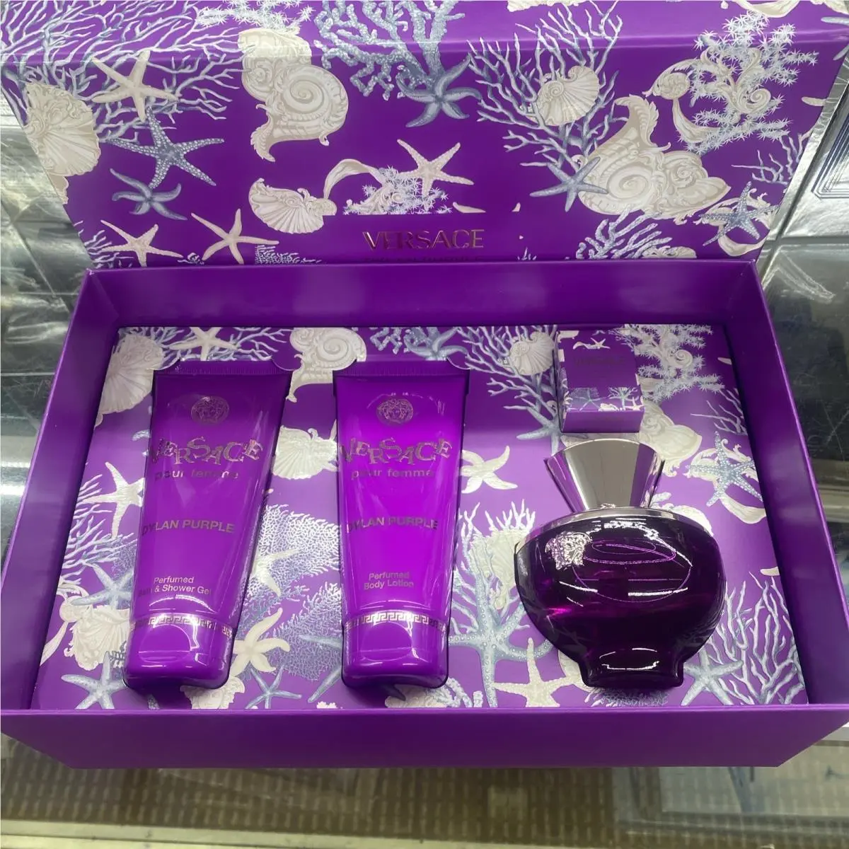 Versace Dylan Purple 4pc Gift Set With3.4+0.17oz Edp +3.4oz B/l S/g