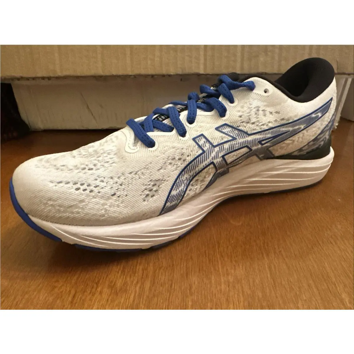 Asics Men`s Gel-cumulus 23 Running Shoes 7.5 US White/tuna Blue Rare Color