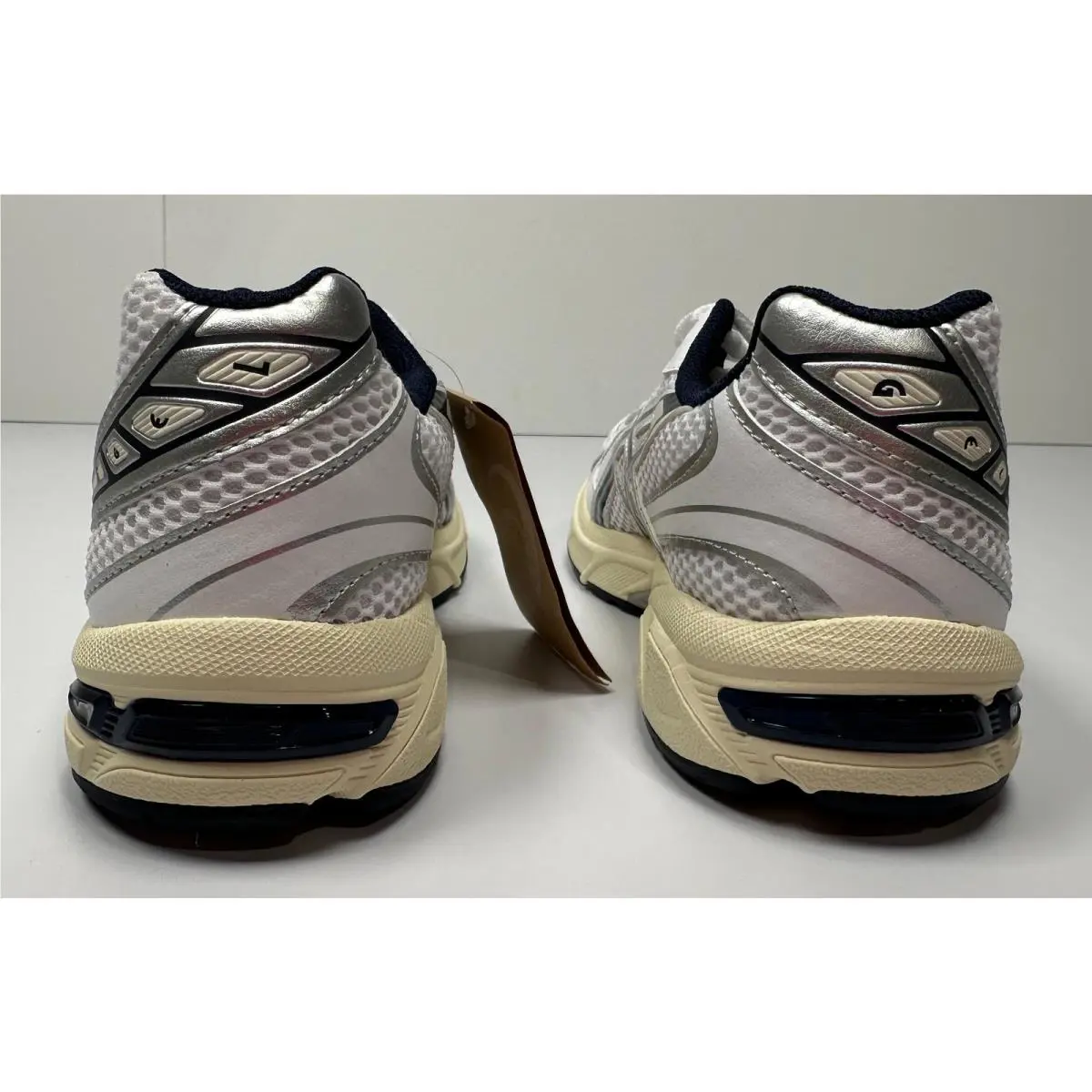 Asics shoes - White 3