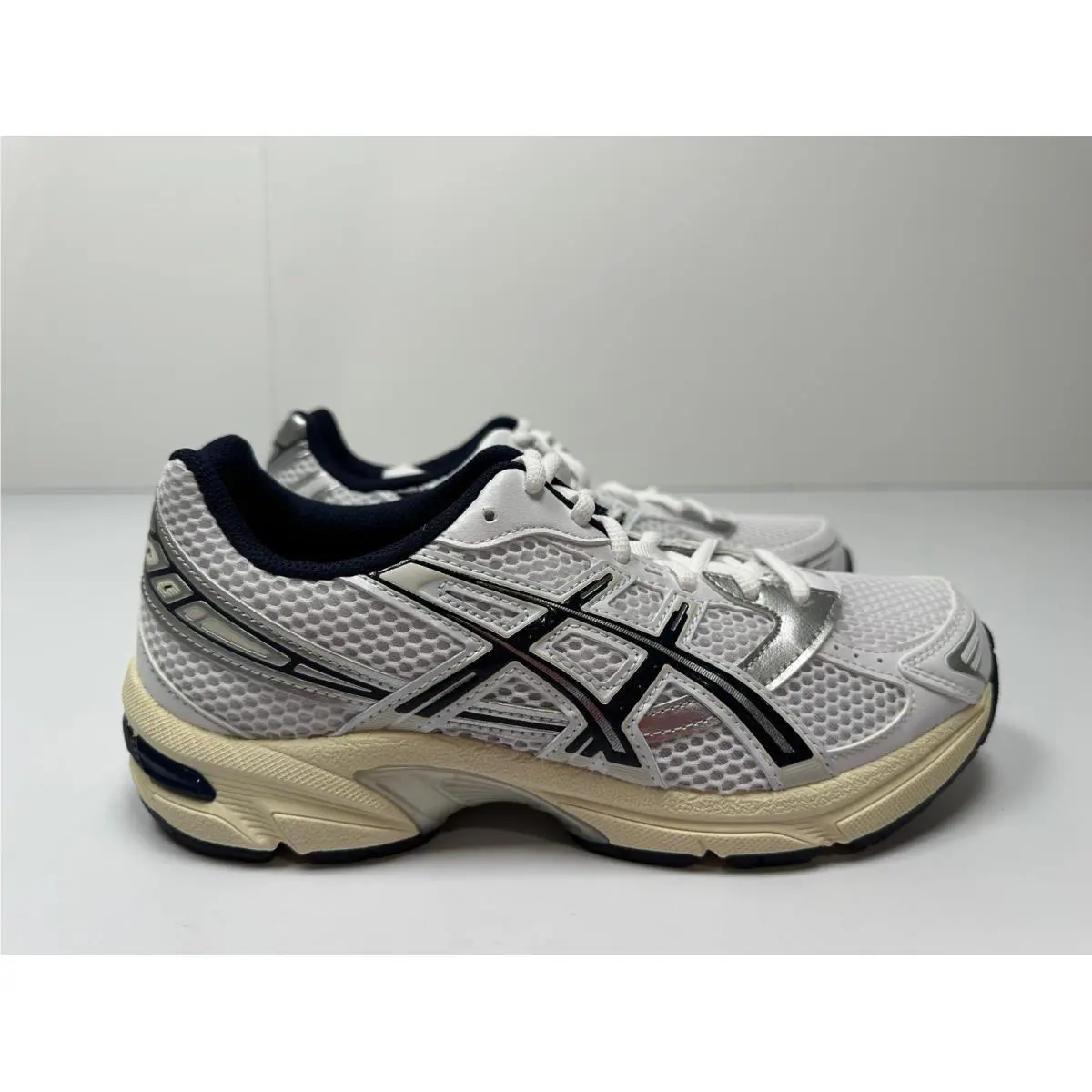 Asics shoes - White 4
