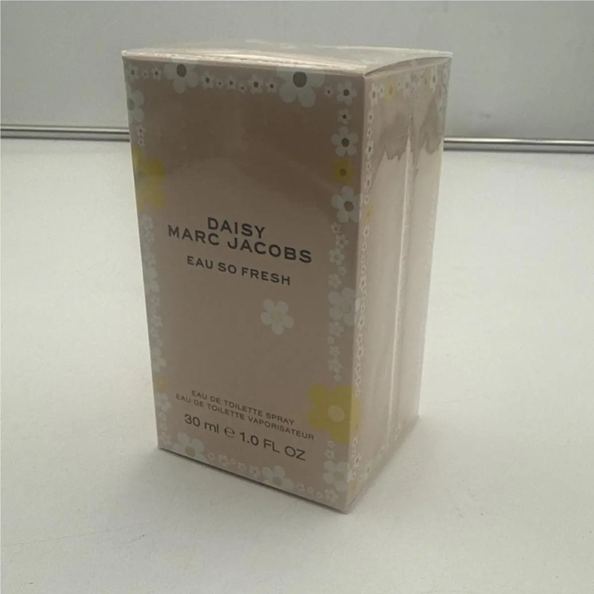 Marc Jacobs Daisy Eau SO Fresh 1 OZ Edt Spray For Women