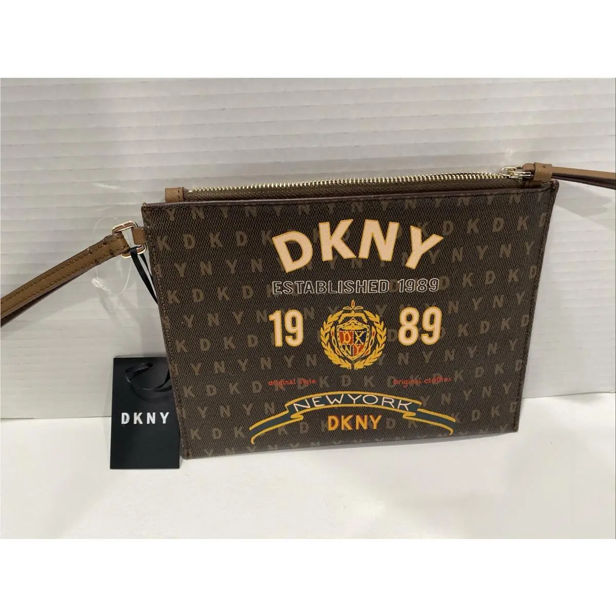 Dkny Scarf Print Wristlet Bag R84L4993