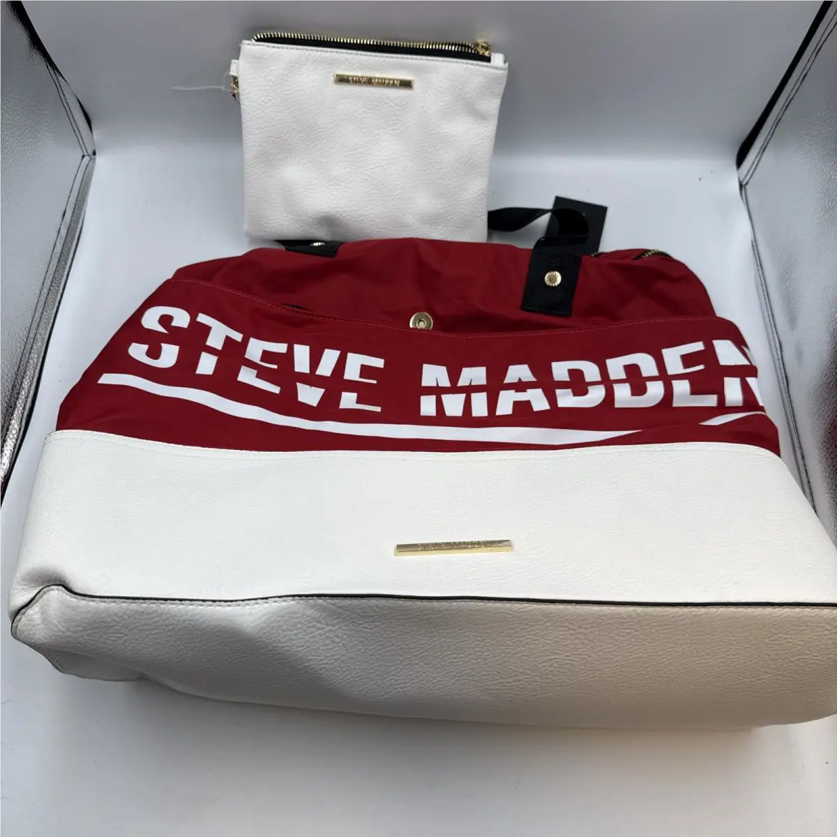 Steve Madden Bgym Duffel Bag Red White Weekender Overnight Gym Bag
