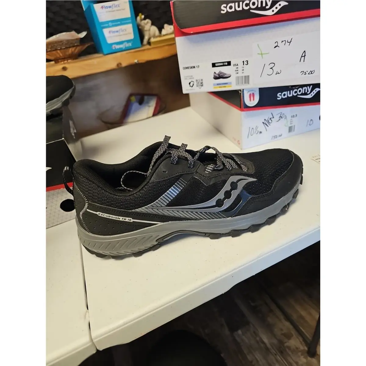 Saucony shoes - Saucony Excursion - Excursion - S20744-05 - Black 0