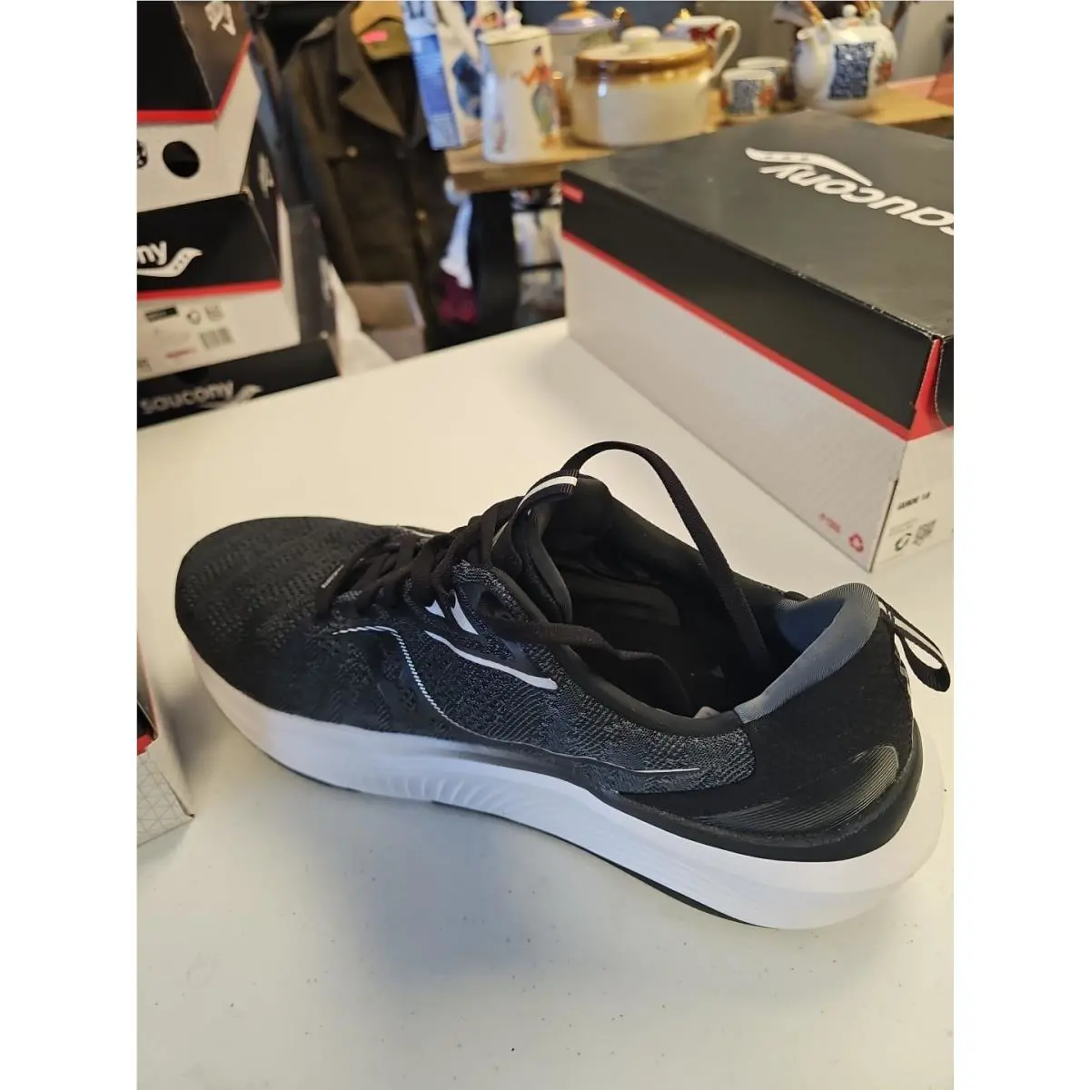 Saucony shoes - Black/White 1