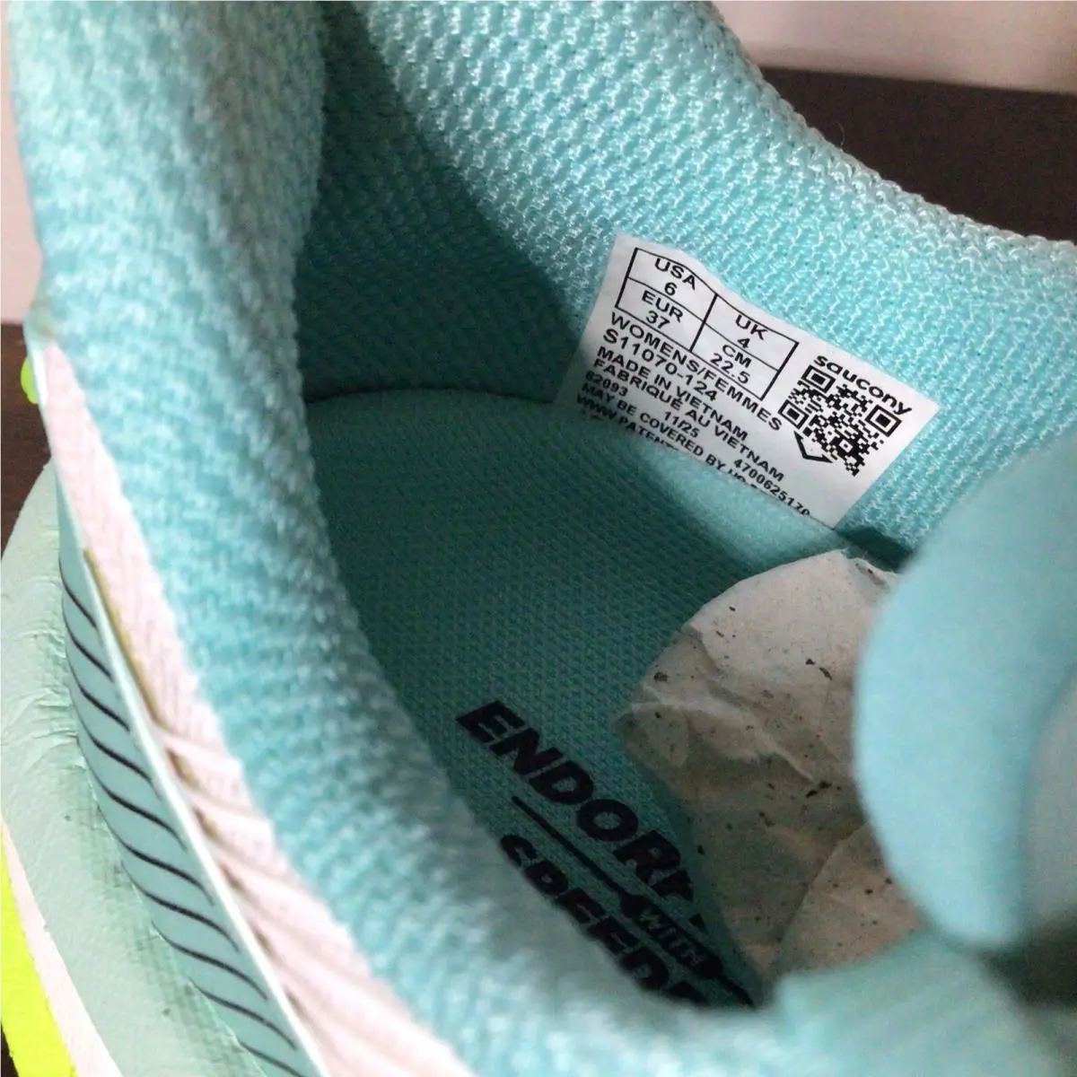 Saucony shoes - Saucony Azura - Azura - S11070-124 - White 1