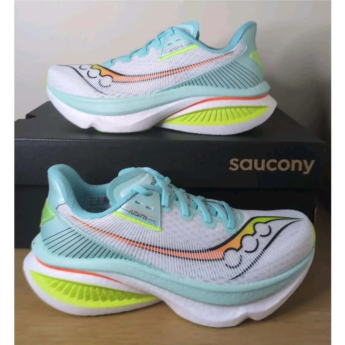 Saucony Endorphin Azura White Splash Racing Road Running Shoes SZ 8 S11070-124