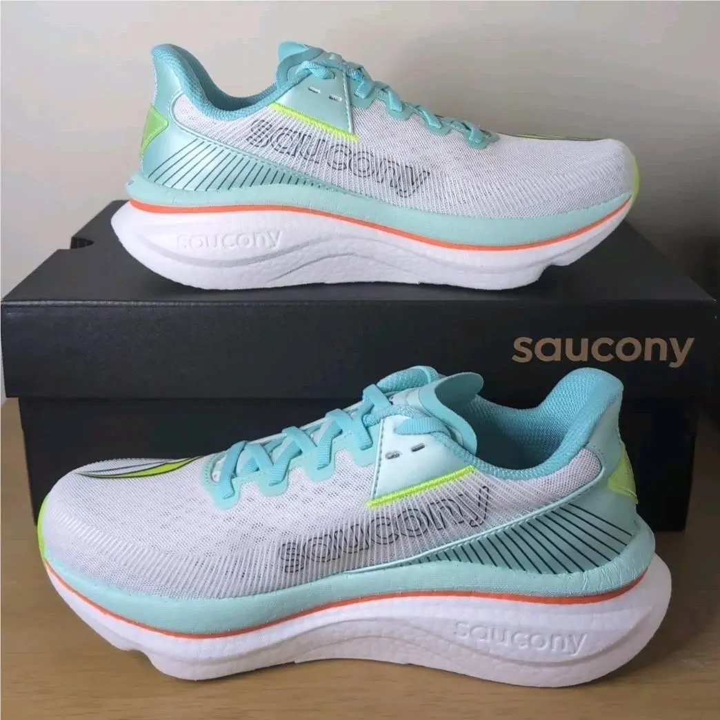 Saucony shoes - Saucony Azura - Azura - S11070-124 - White 0
