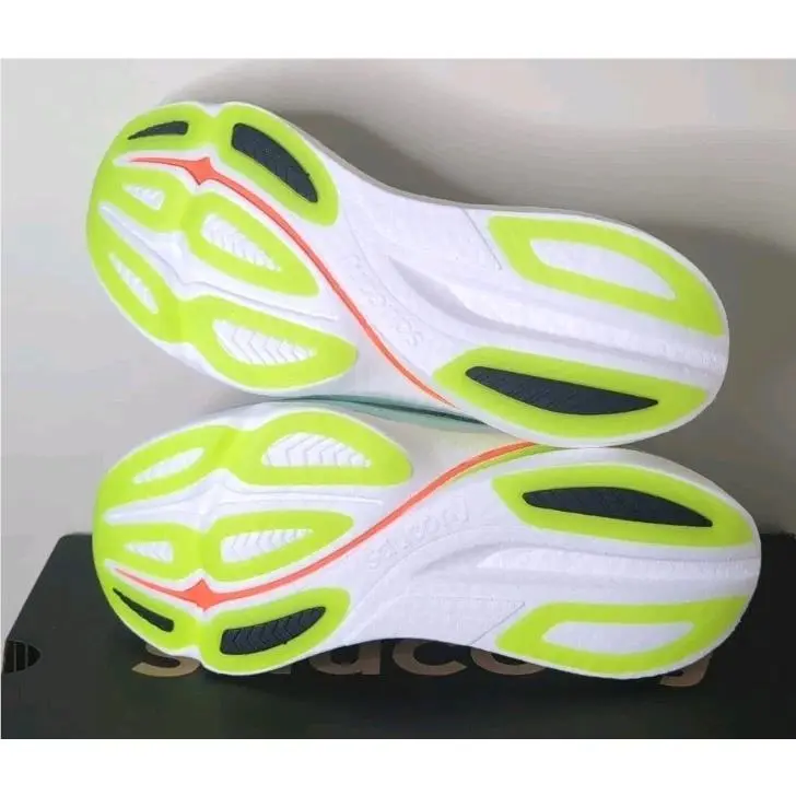 Saucony shoes - Saucony Endorphin Azura - Endorphin Azura - S11070-124 - White 3