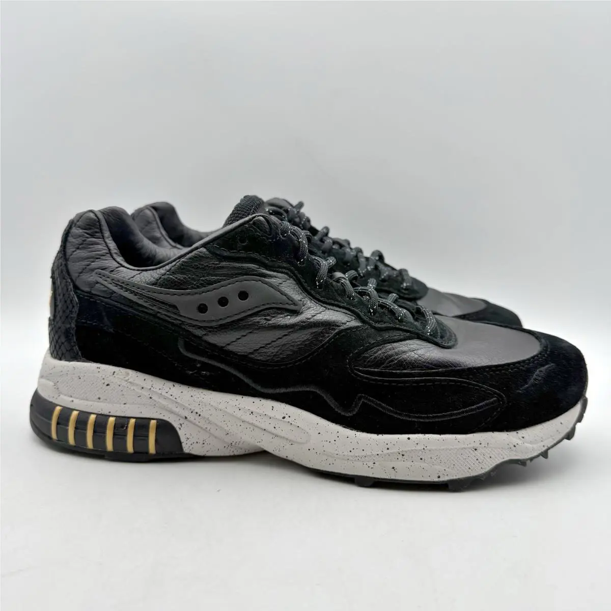 Saucony shoes - Black (UPC: 195018479945) 1
