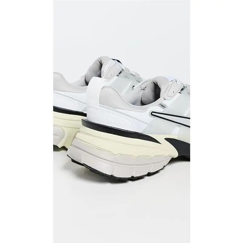 Nike shoes - White 1