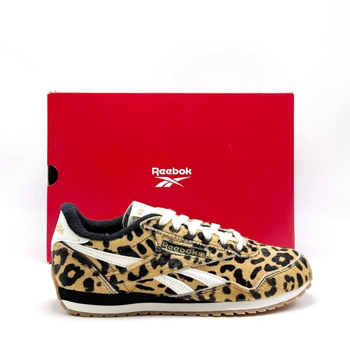 Reebok shoes - Reebok Classic - Classic - 100255853 - Brown 5