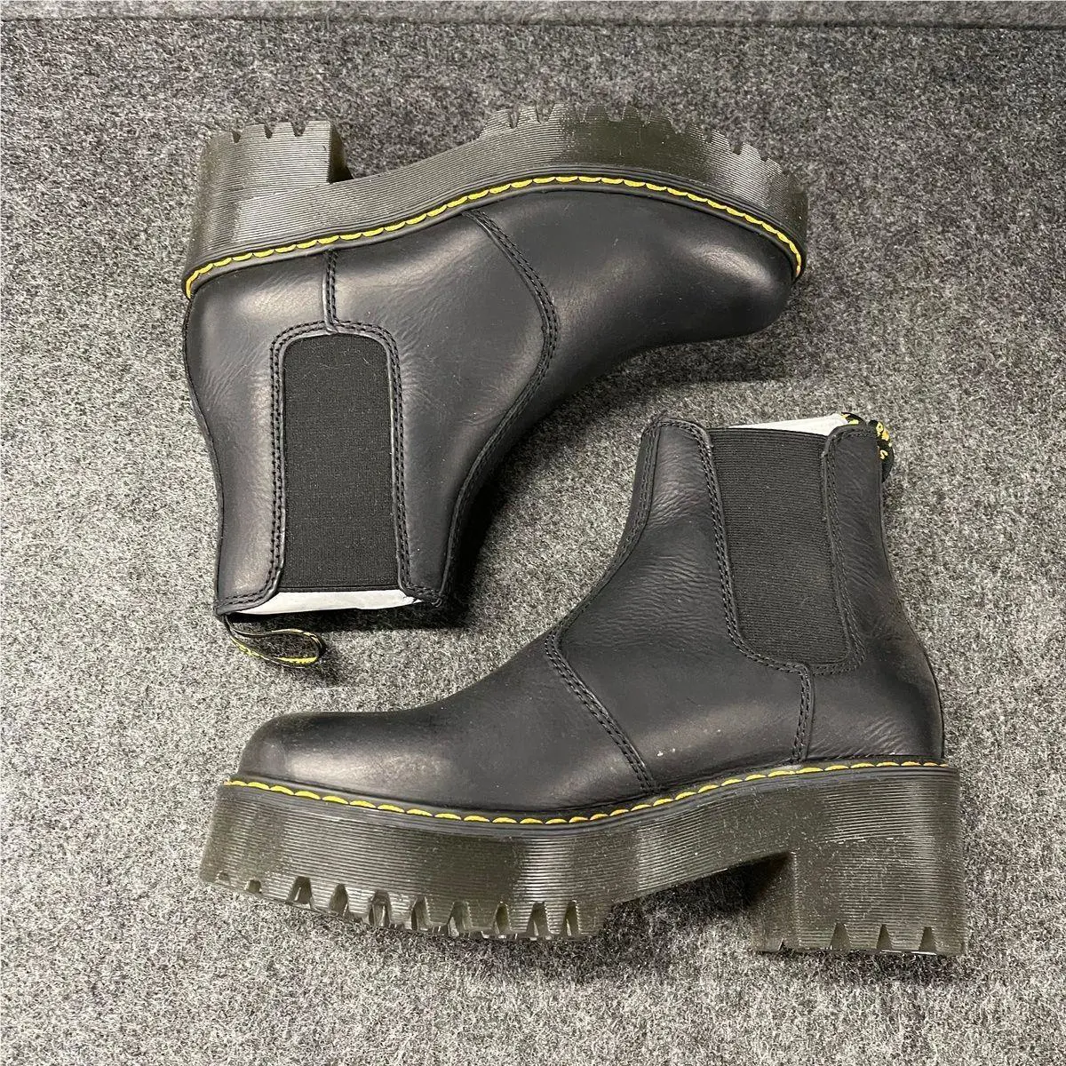 Dr. Martens shoes - vs-186145 - vs-186145 - Black (UPC: 190665158427) 0