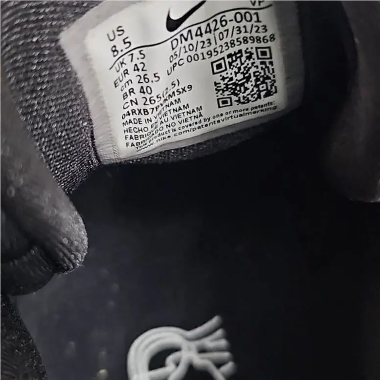 Nike shoes - Black 6