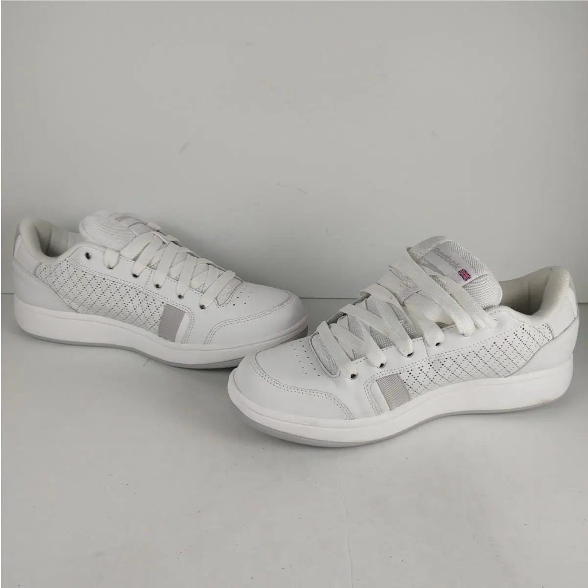 Reebok shoes - White 1