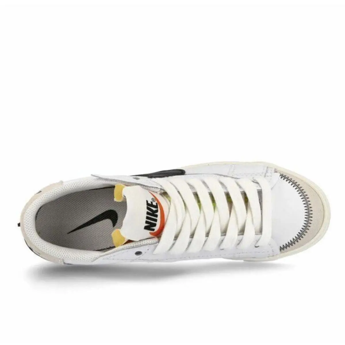 Nike shoes - White 3