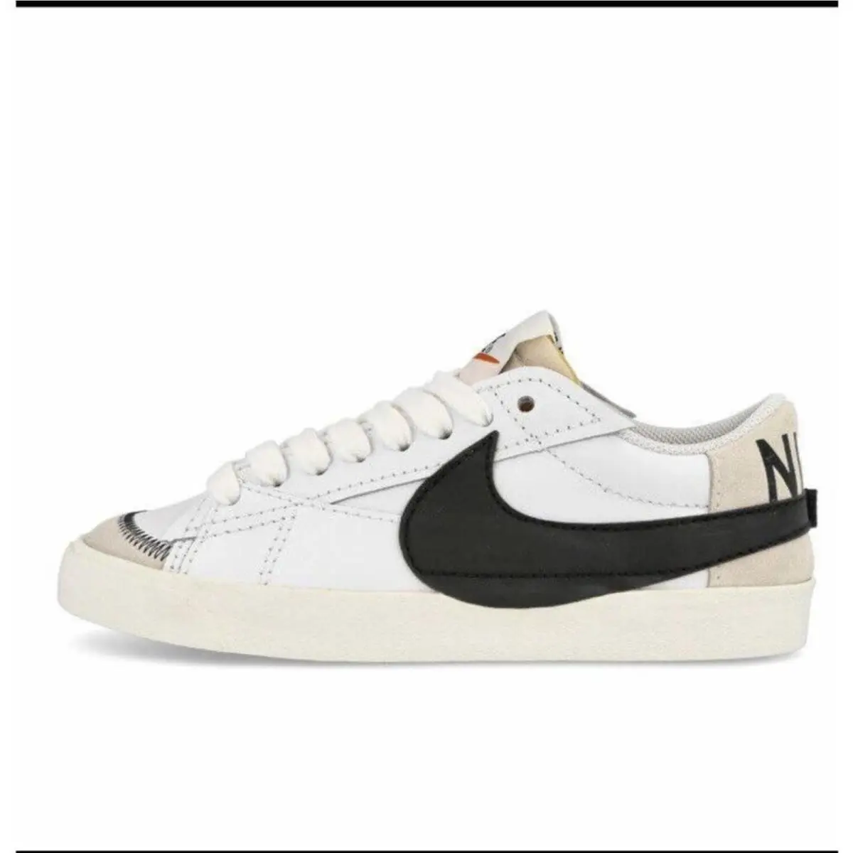 Nike shoes - White 2