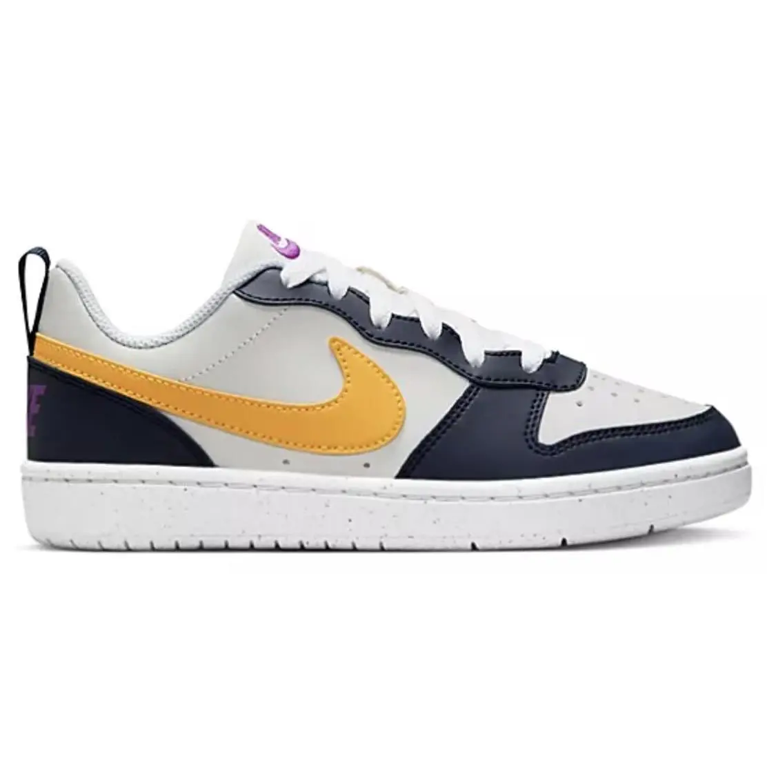 Nike shoes - White (UPC: 197596182811) 0