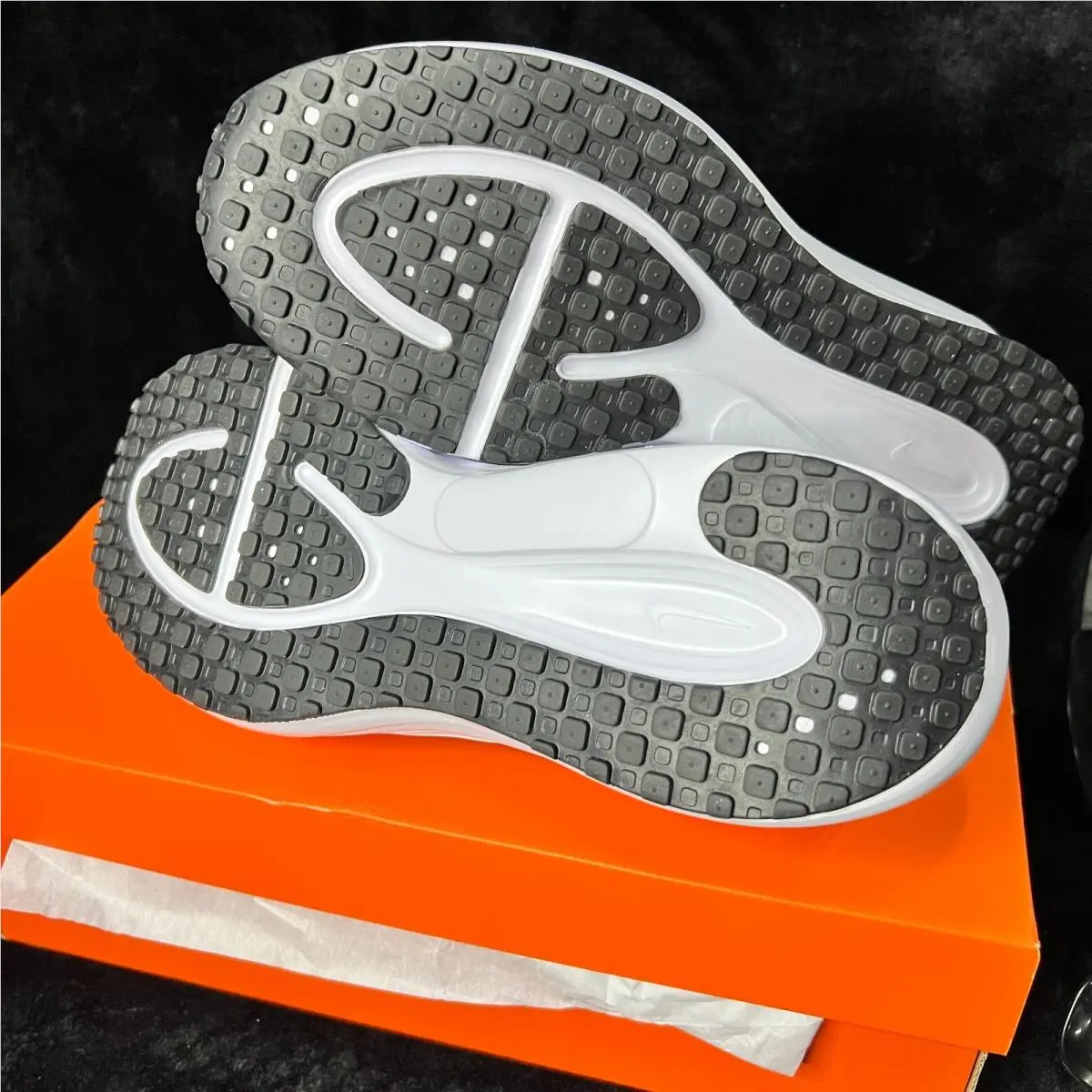 Nike shoes - Nike Revolution - Revolution - HQ1995-101 - White (UPC: 198482077730) 4