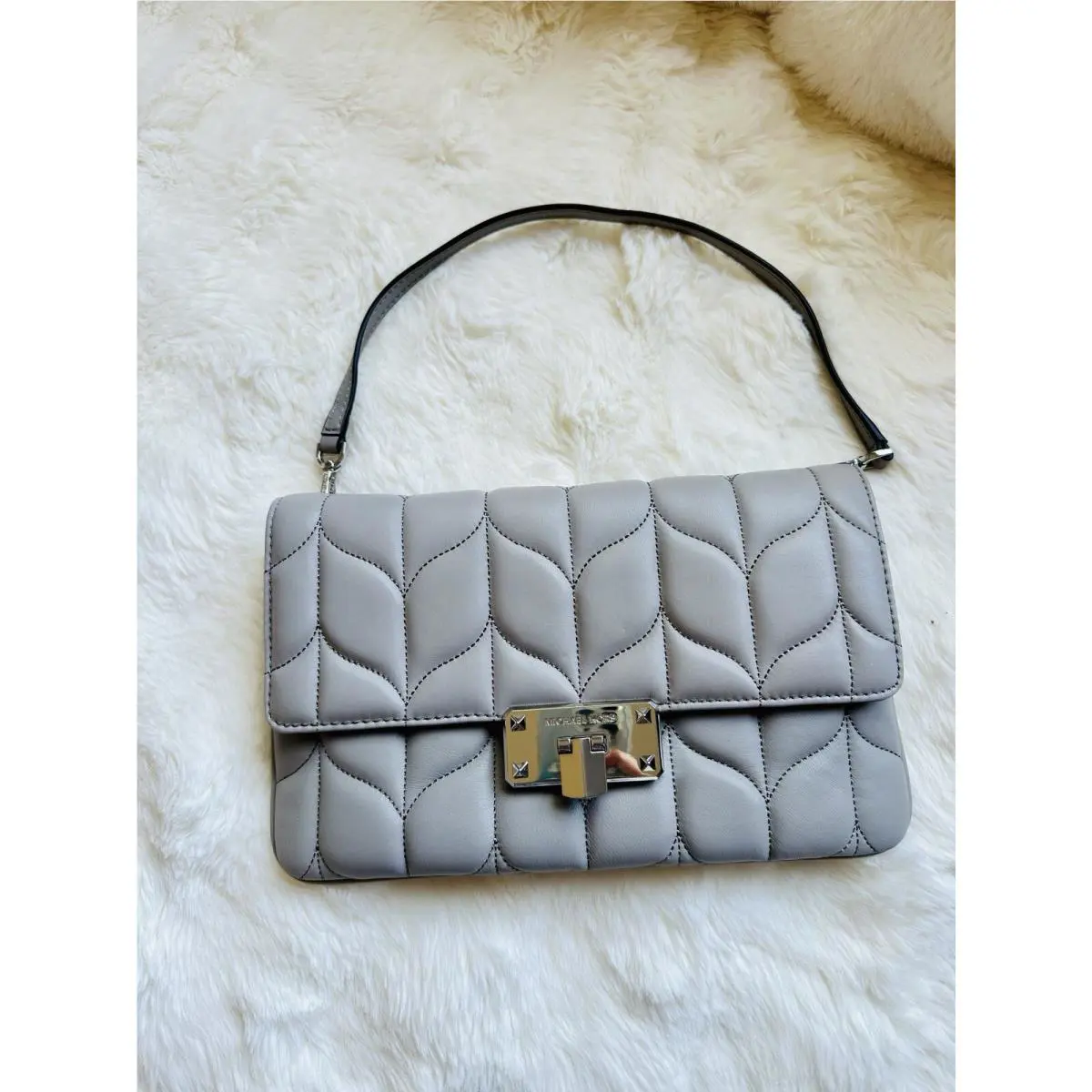 Michael Kors Peyton Clutch Large Quilted Clutch Shoulder Bag Pearl Grey