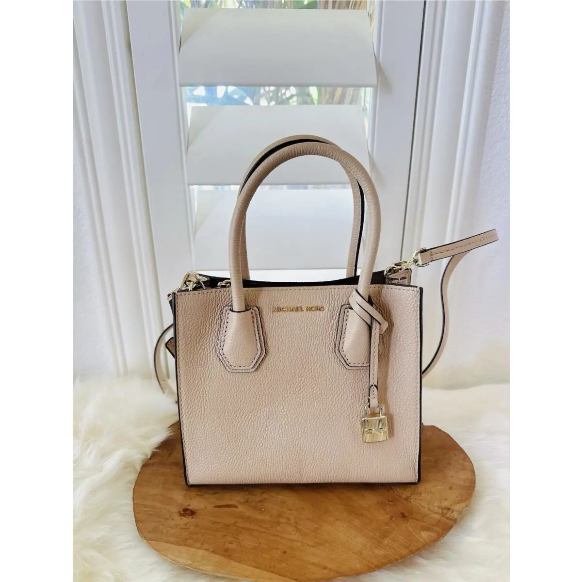 Michael Kors Mercer Medium Messenger Leather Crossbody Handbag Oyster