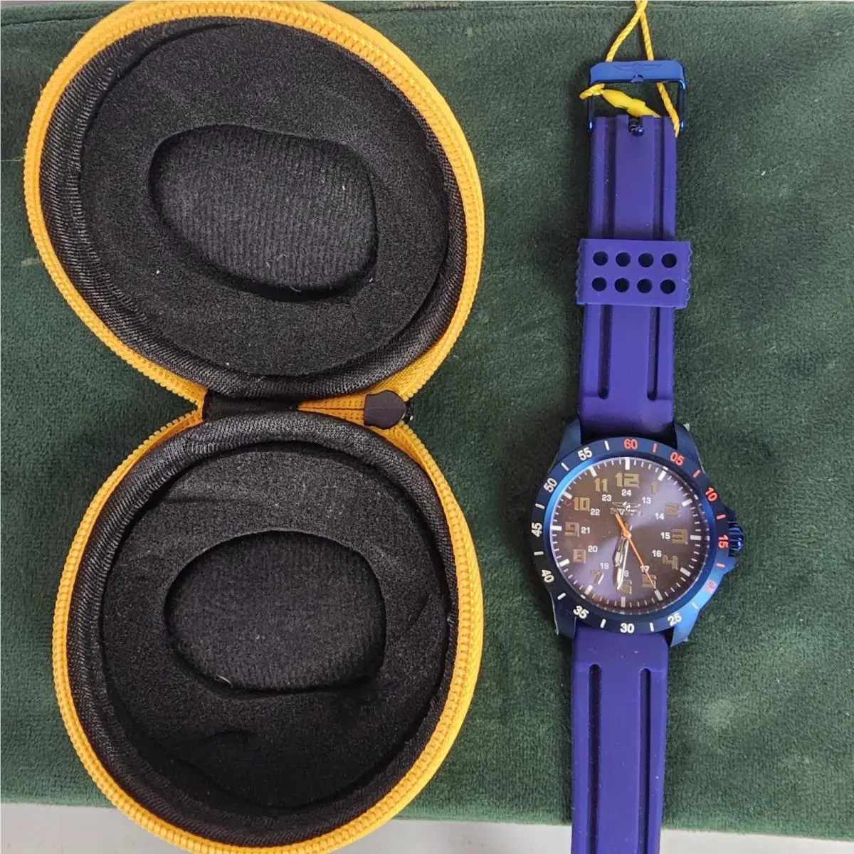 Invicta Purple Men’s Pro Diver Blue Dial Watch Model 40004- W/tag