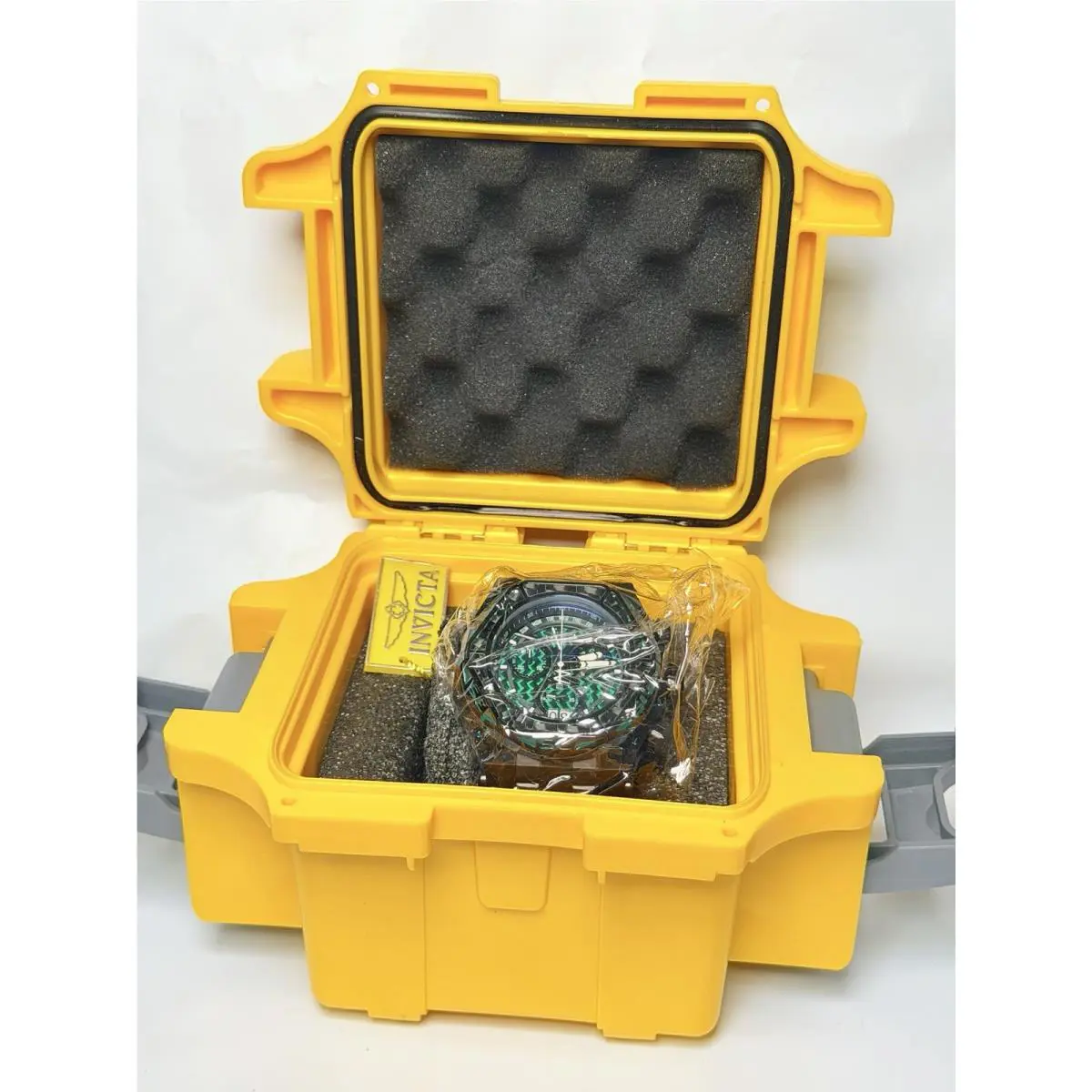 Invicta Reserve Carbon Hawk Men`s Watch Model 38895 Green