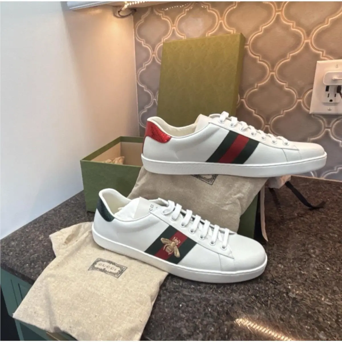 Gucci Ace Bee Embroidered Men`s Sneakers White Striped UK 10.5 / US 11