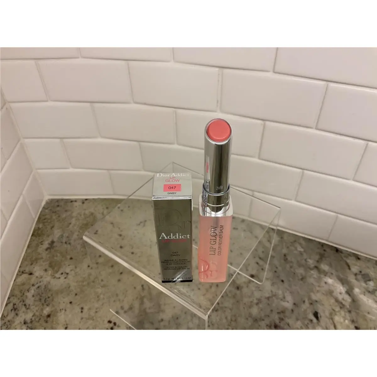 Addict Lip Glow Lip Balm 047 DAISY-W/BOX by Dior