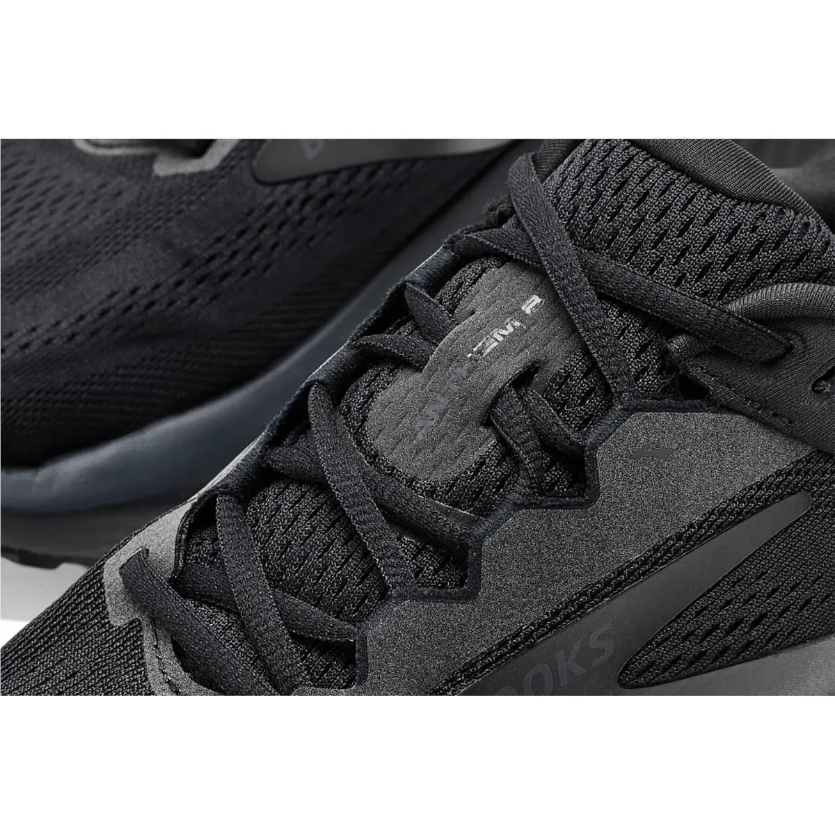 Brooks shoes - Black/Grey/Green 11