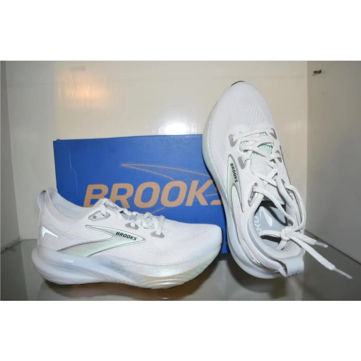 Brooks shoes - Brooks Glycerin 22 - Glycerin - 120434 1B 166 - White (UPC: 195394688665) 0