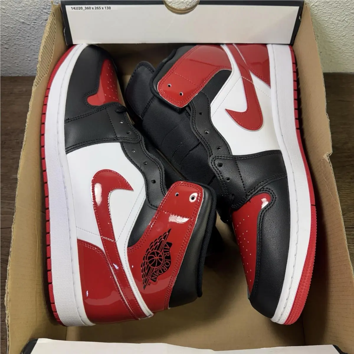Nike shoes - Air Jordan 1 - Air - HV4091-006 - Red 1