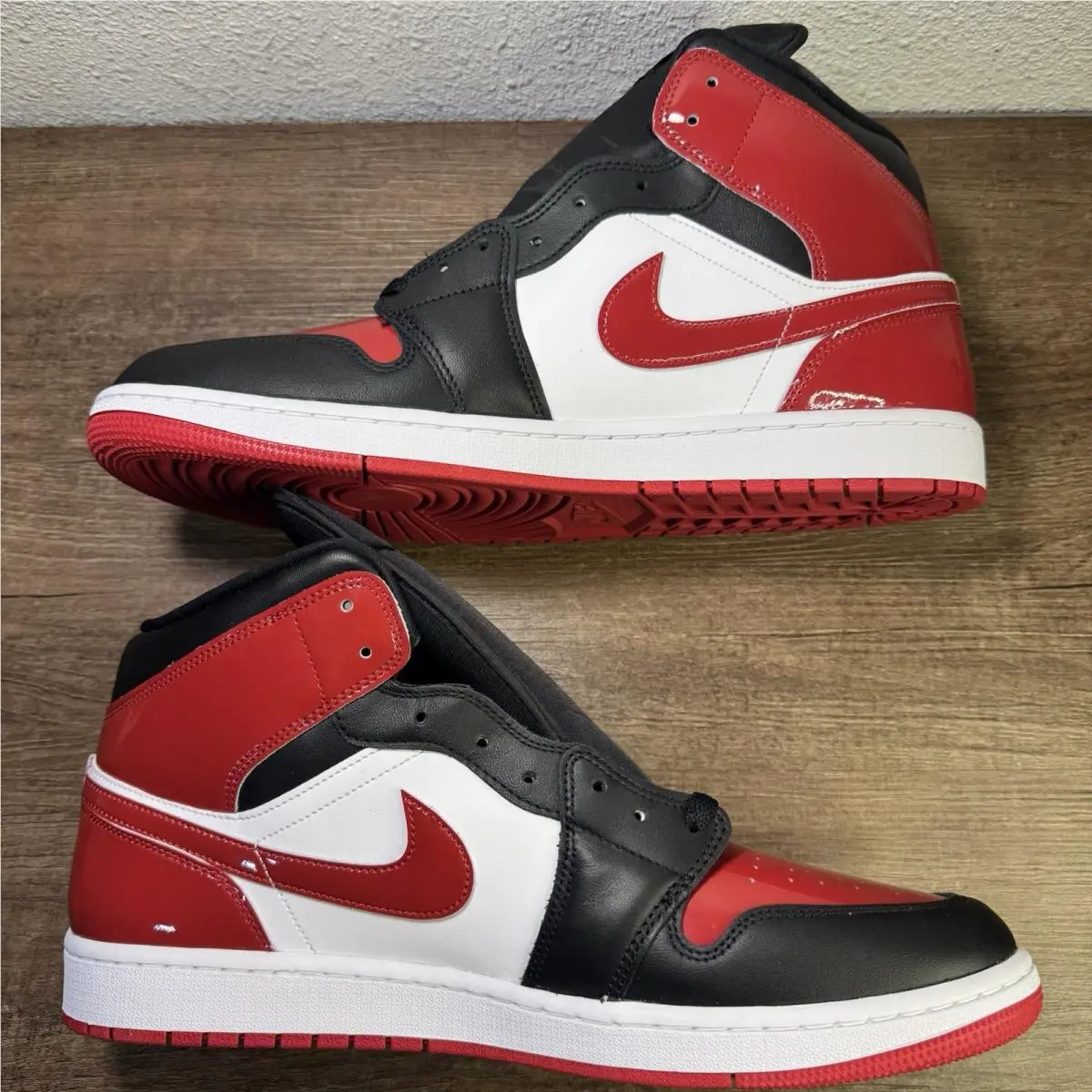 Nike shoes - Air Jordan 1 - Air - HV4091-006 - Red 3