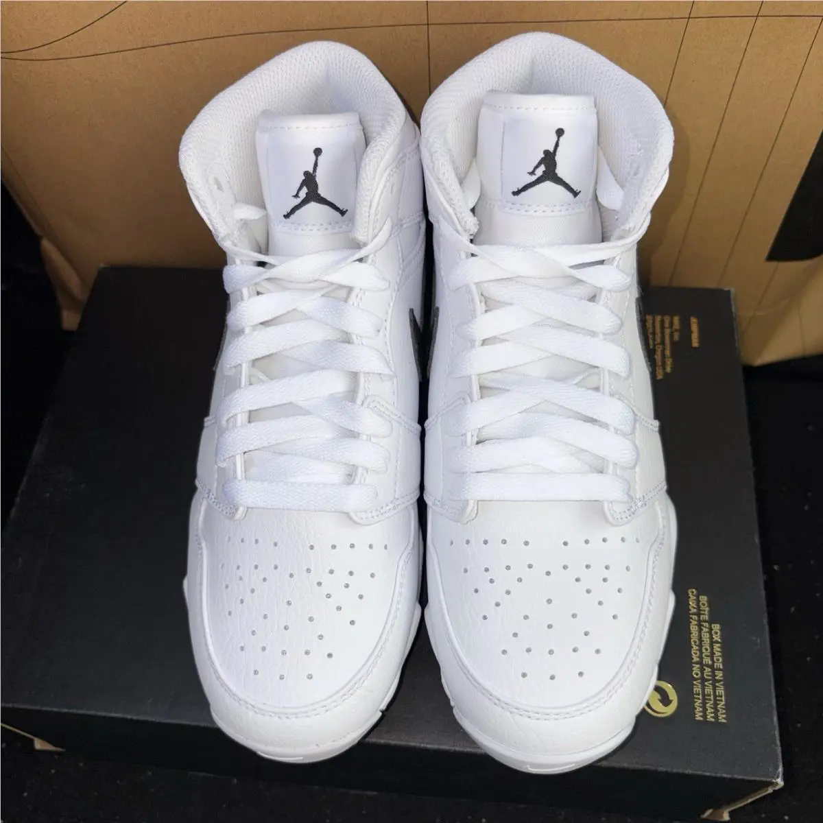 Nike shoes - Jordan 1 - HF6883-100 - White 2