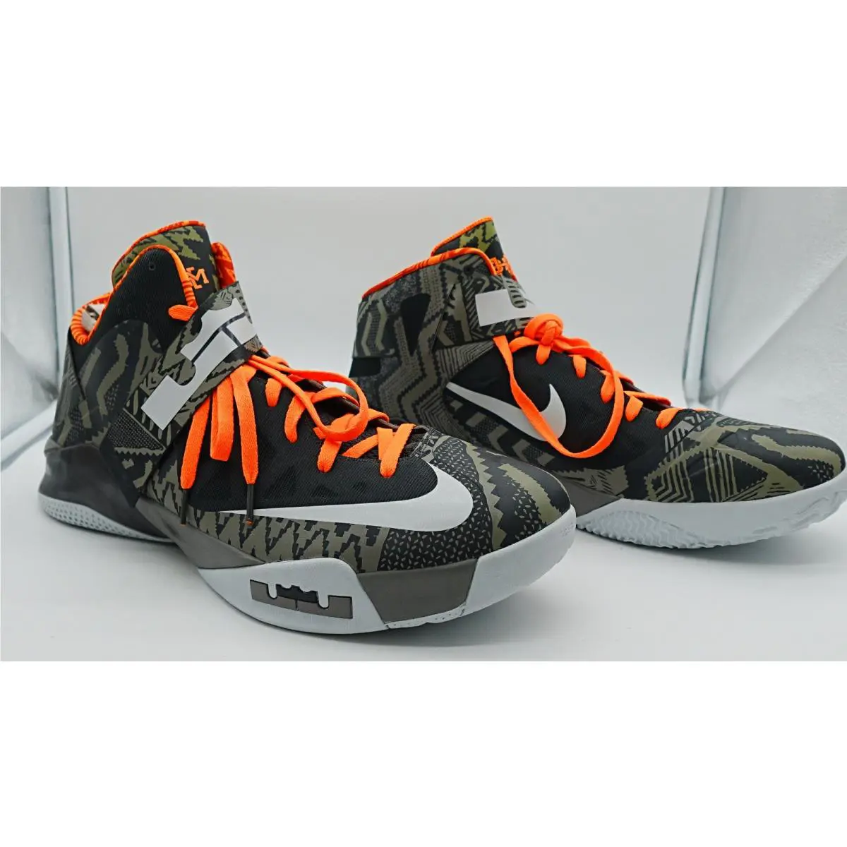 Nike shoes - Nike LeBron Soldier - LeBron Soldier - 525015-013 - Black 2