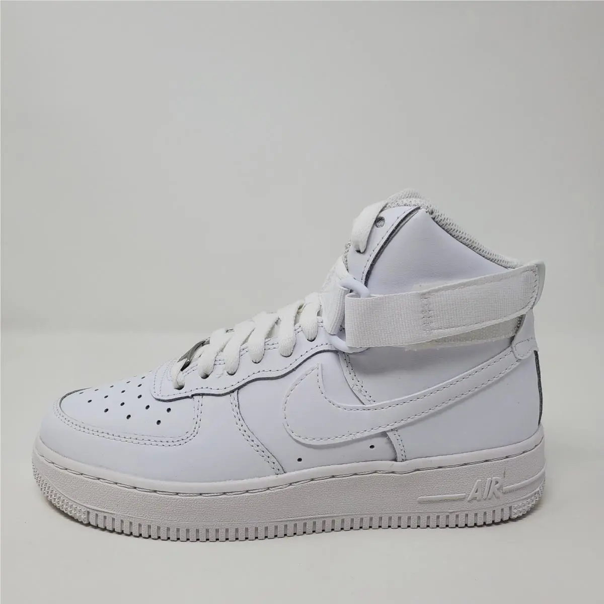 Nike shoes - Nike Air Force 1 High LE - White 3
