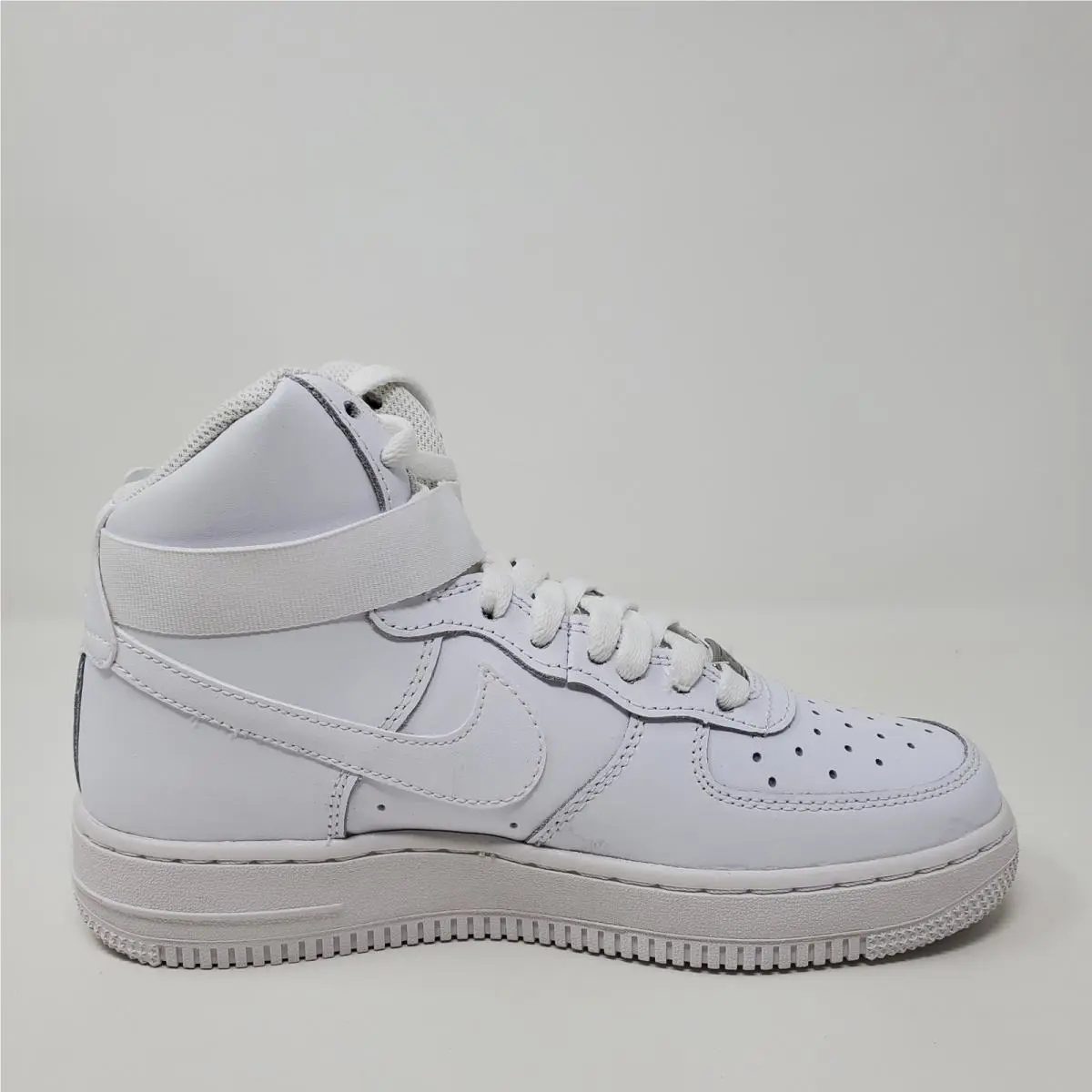 Nike shoes - Nike Air Force 1 High LE - White 4