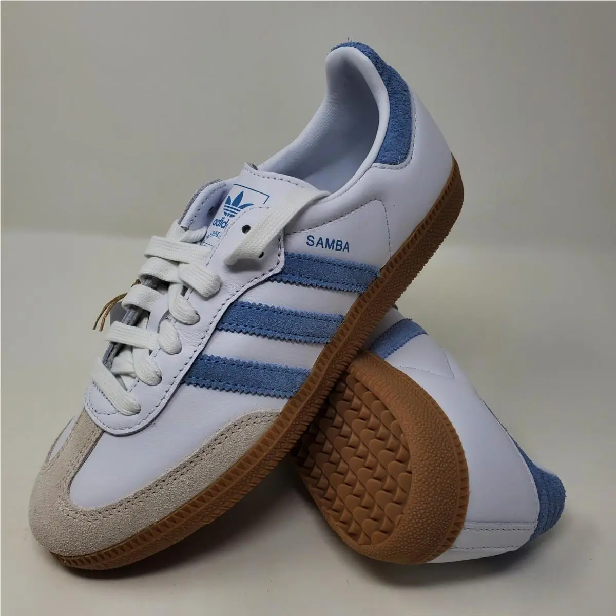 Nike Adidas Samba OG Women`s Size 6.5 Blue White Gum Bottom JS1391 Sneakers