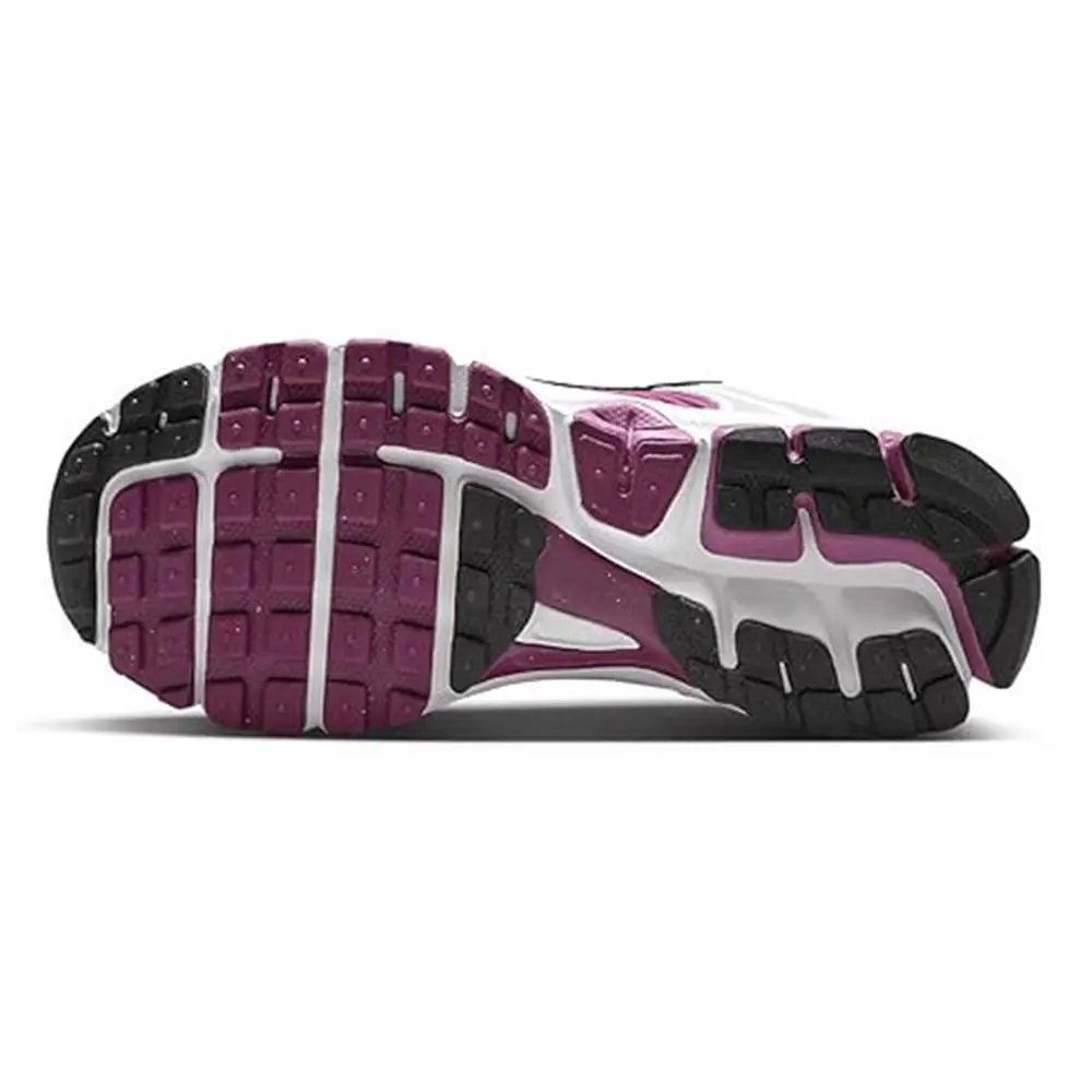 Nike shoes - HF6998 102 - HF6998 102 - White/MTLC Platinum (UPC: 197601066266) 1