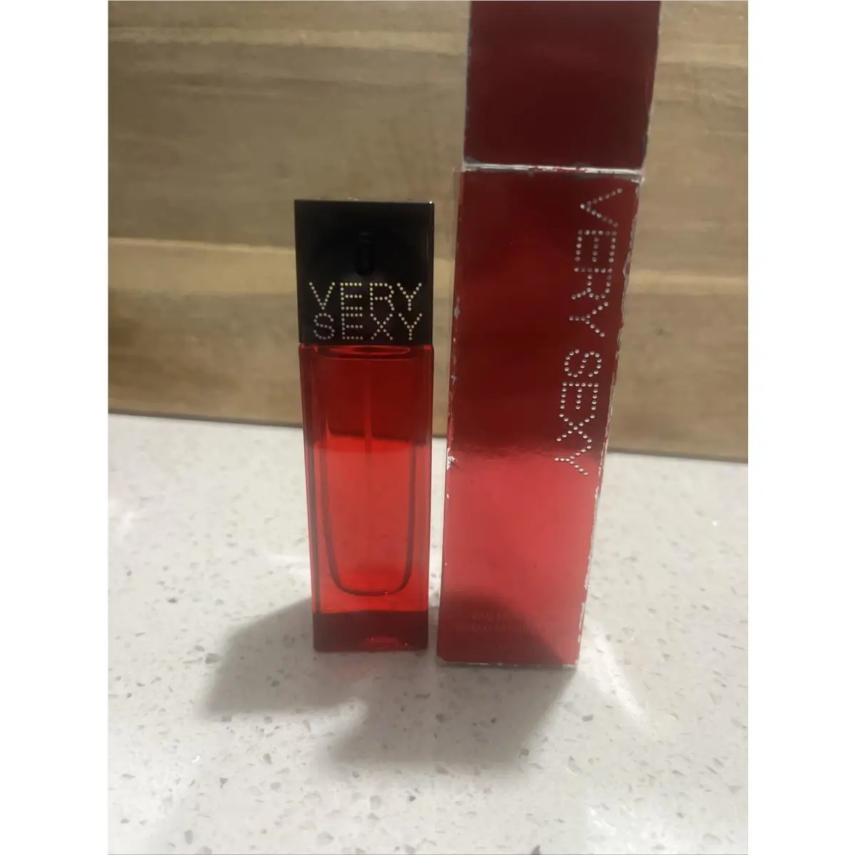 Victoria`s Secret Very Sexy Perfume Eau De Parfum 1 fl oz 00