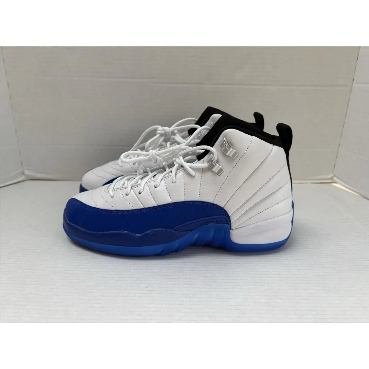 Nike shoes - Air Jordan 12 - Air - Blue 3